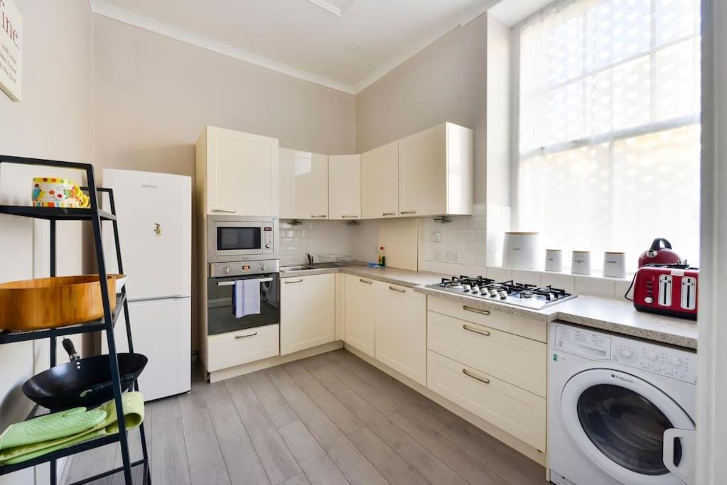 אדינבורו George IV Bridge - Superbly Located 3 Bedroom! מראה חיצוני תמונה