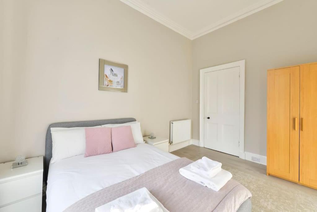 אדינבורו George IV Bridge - Superbly Located 3 Bedroom! מראה חיצוני תמונה